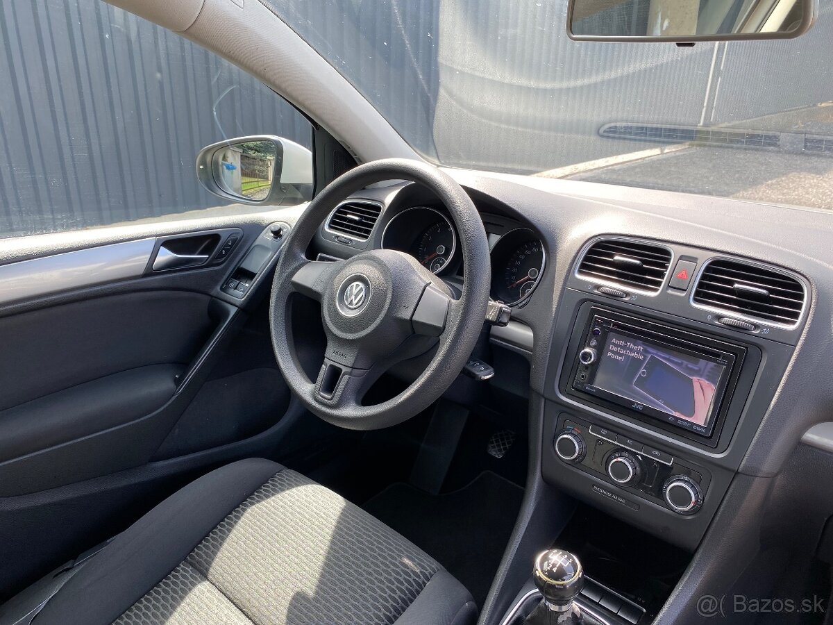 VW Golf 1.4i 55kW Benzín, Rok výroby 2010 - 7