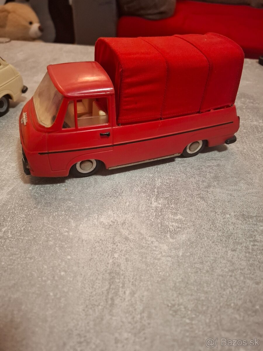 Retro hračky,škoda 1203 - 7