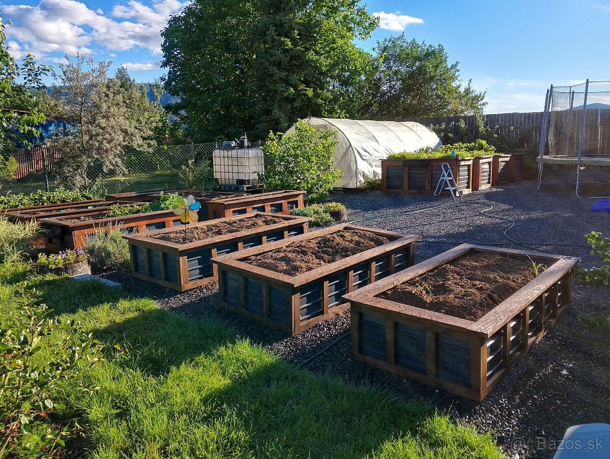 VYVÝŠENÉ ZÁHONY - 7