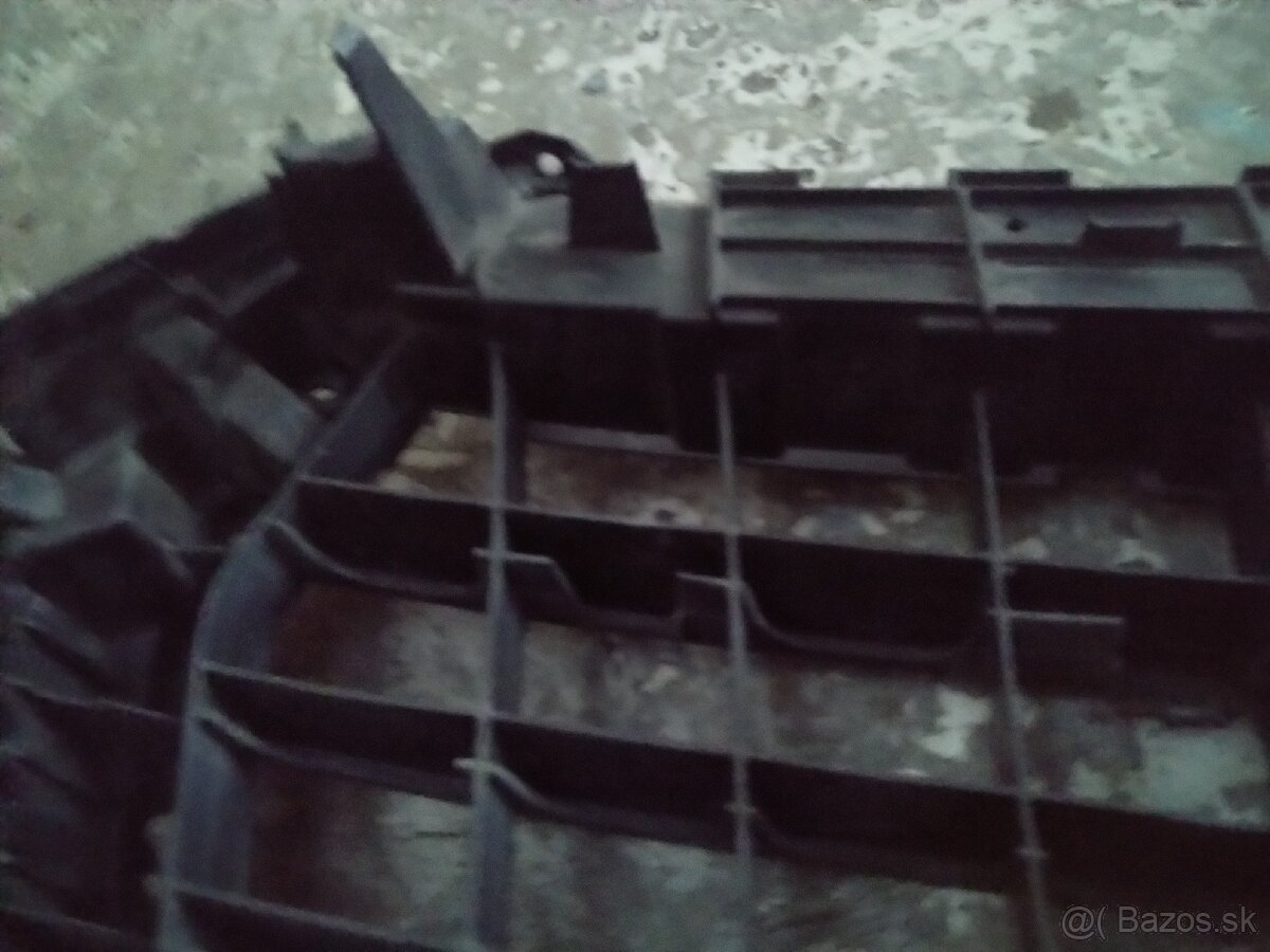 Audi Q7 2018 Maska - 7