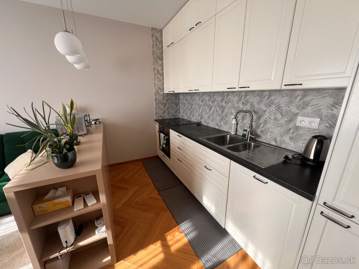 3-izbový byt na prenajom v centre Bratislavy - staré mesto - 7