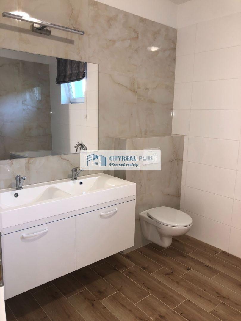 Prenajmem novostavbu 4-izbového rodinného domu Nitra - 7