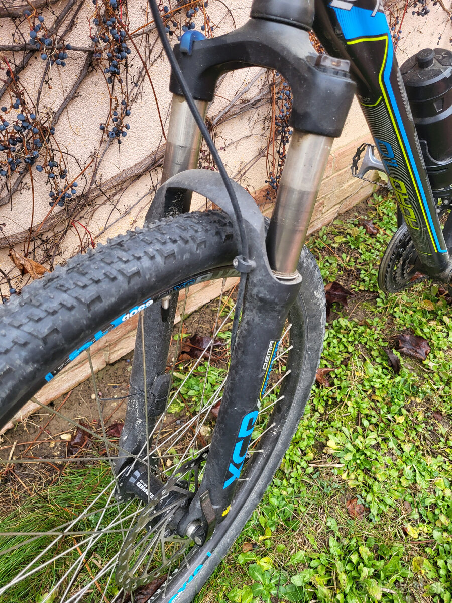 Horský bicykel DEMA Adro 7.0 – Suntour XCR, kotúčové brzdy, - 7