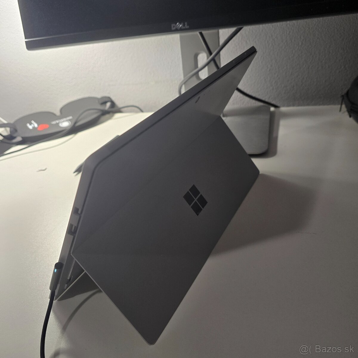 Microsoft Surface Pro (tablet 2 v 1 – i5-7300U, 8 GB RAM, 25 - 7