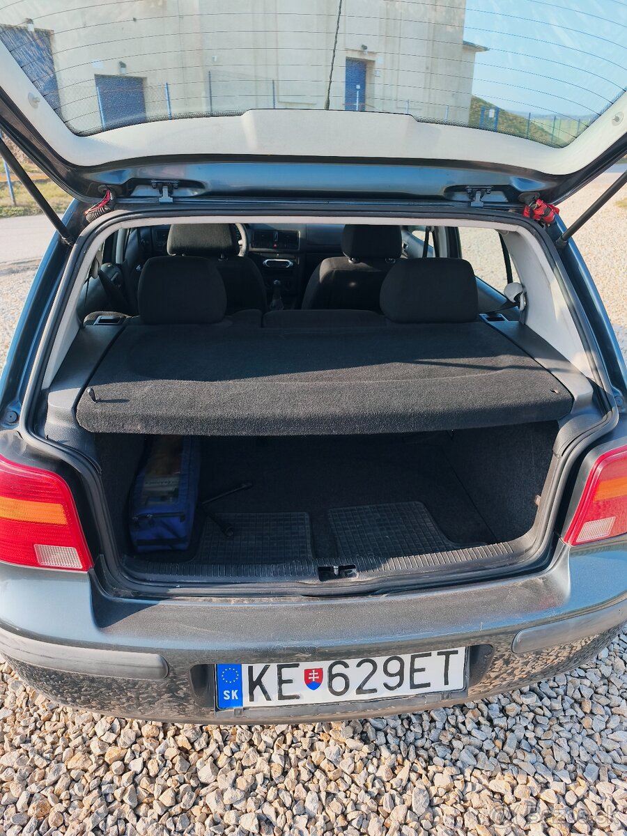 Predám VW Golf IV, 1,6 74 kw benzín - 7