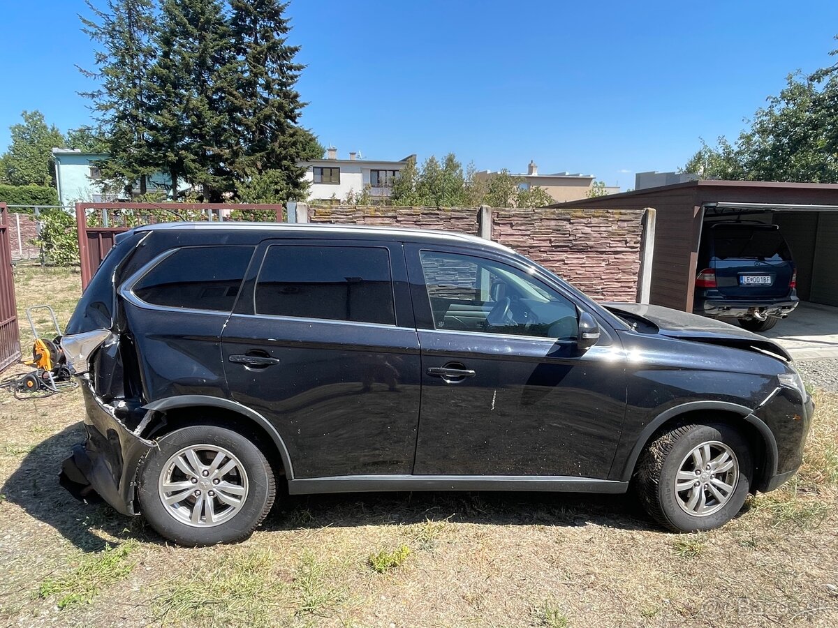 Mitsubushi outlander 2.2 DI-D cleartech 4x4, 2015 - 7