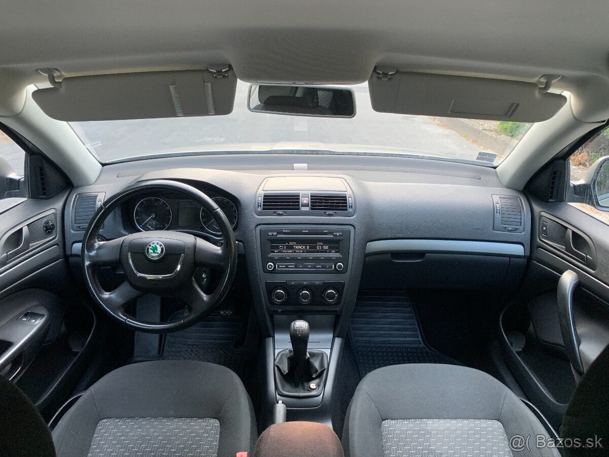 Škoda Octavia 1.6 benzín 2010 - 7