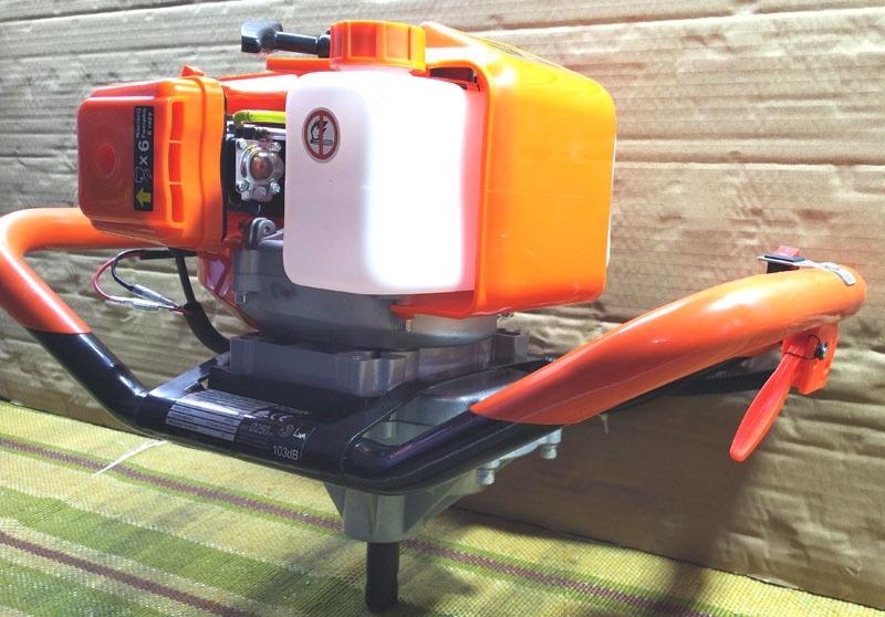 Motorový pôdny zemný vrták jamkovač s príslušenstvom - 7