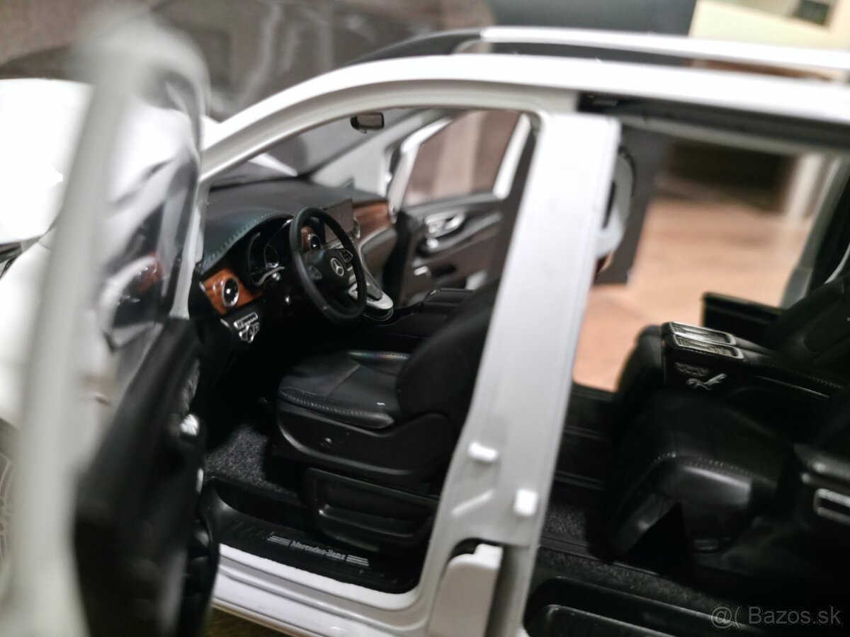 Mercedes Benz V-Klasse Model 1:18 - 7