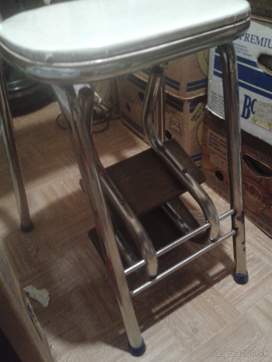 Stary retro nabytok - 7