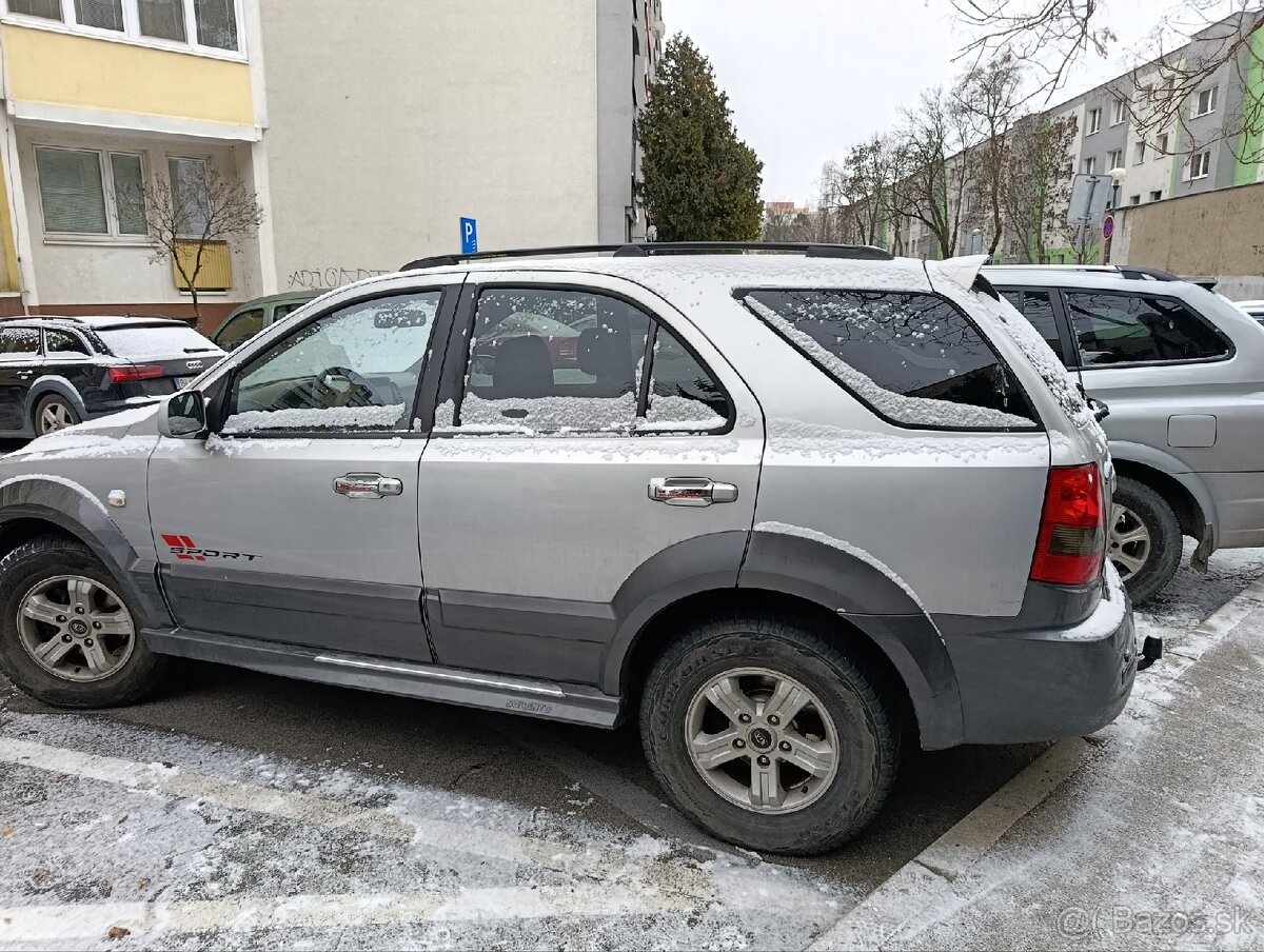 Kia Sorento (2004) - 7