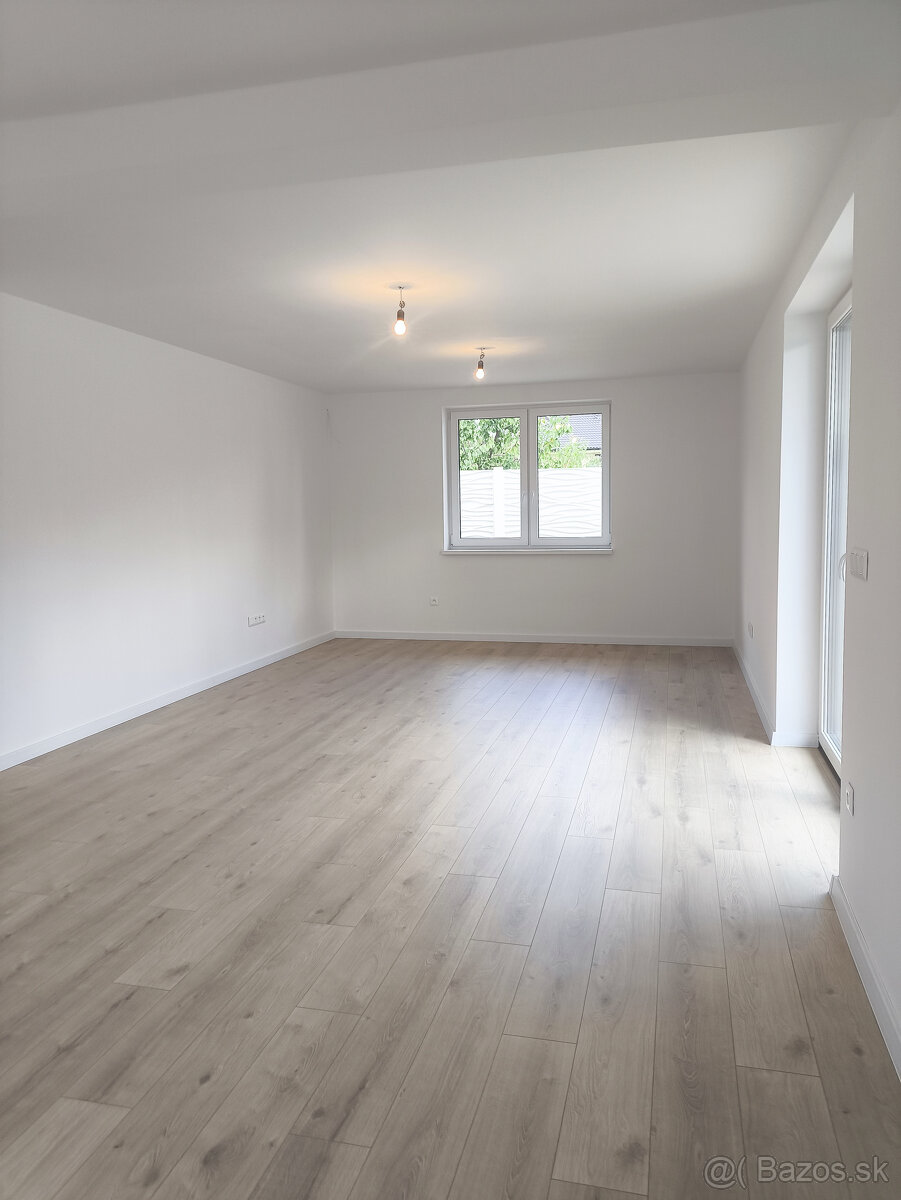 Ponúkame Vám na predaj 4-izbový rodinný dom v obci Topoľníky - 7