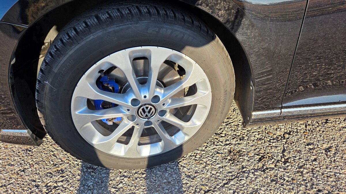 Volkswagen Passat Variant GTE - Benzín - elektro - 7