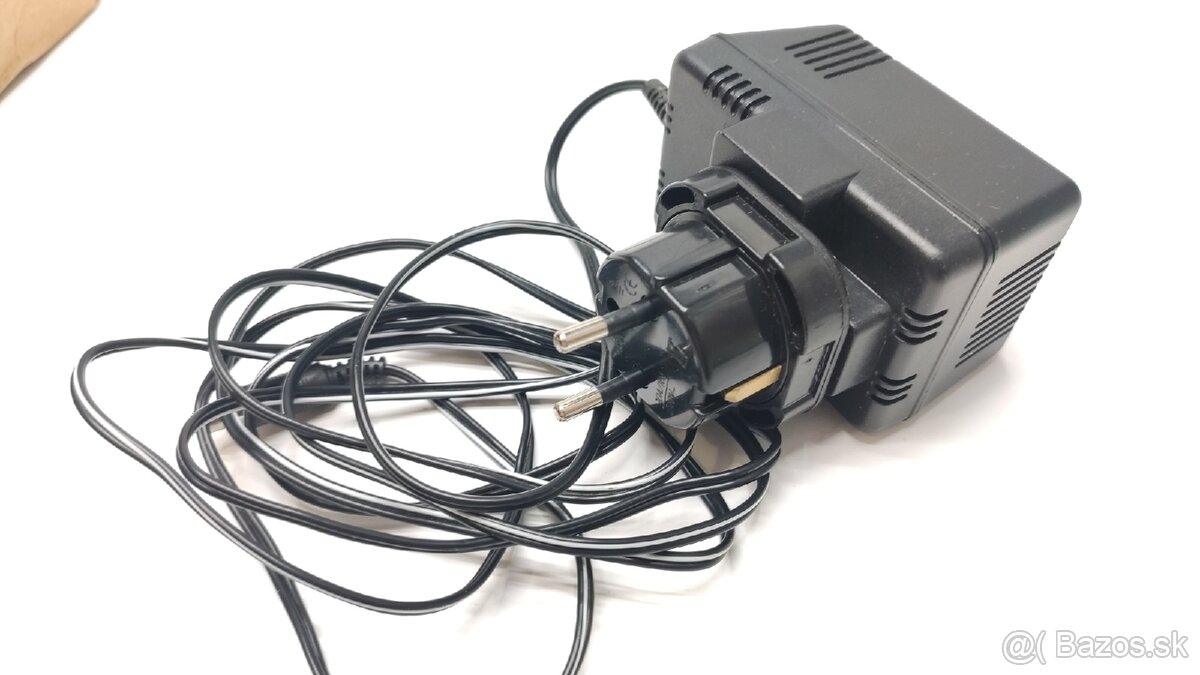 Predám MC predzosilňovač REGA Fono - 7