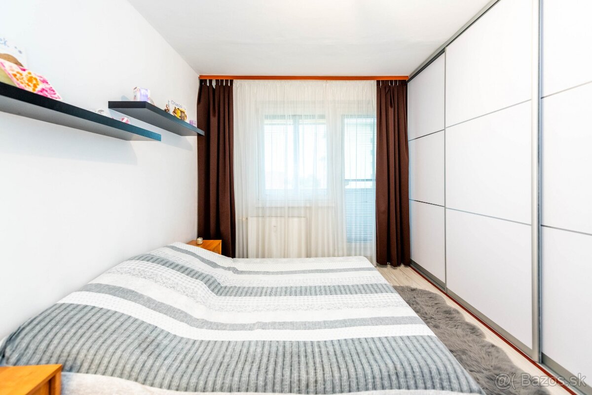Vkusne zrekonštruovaný 3-izbový byt s loggiou na sídl. Juh - 7