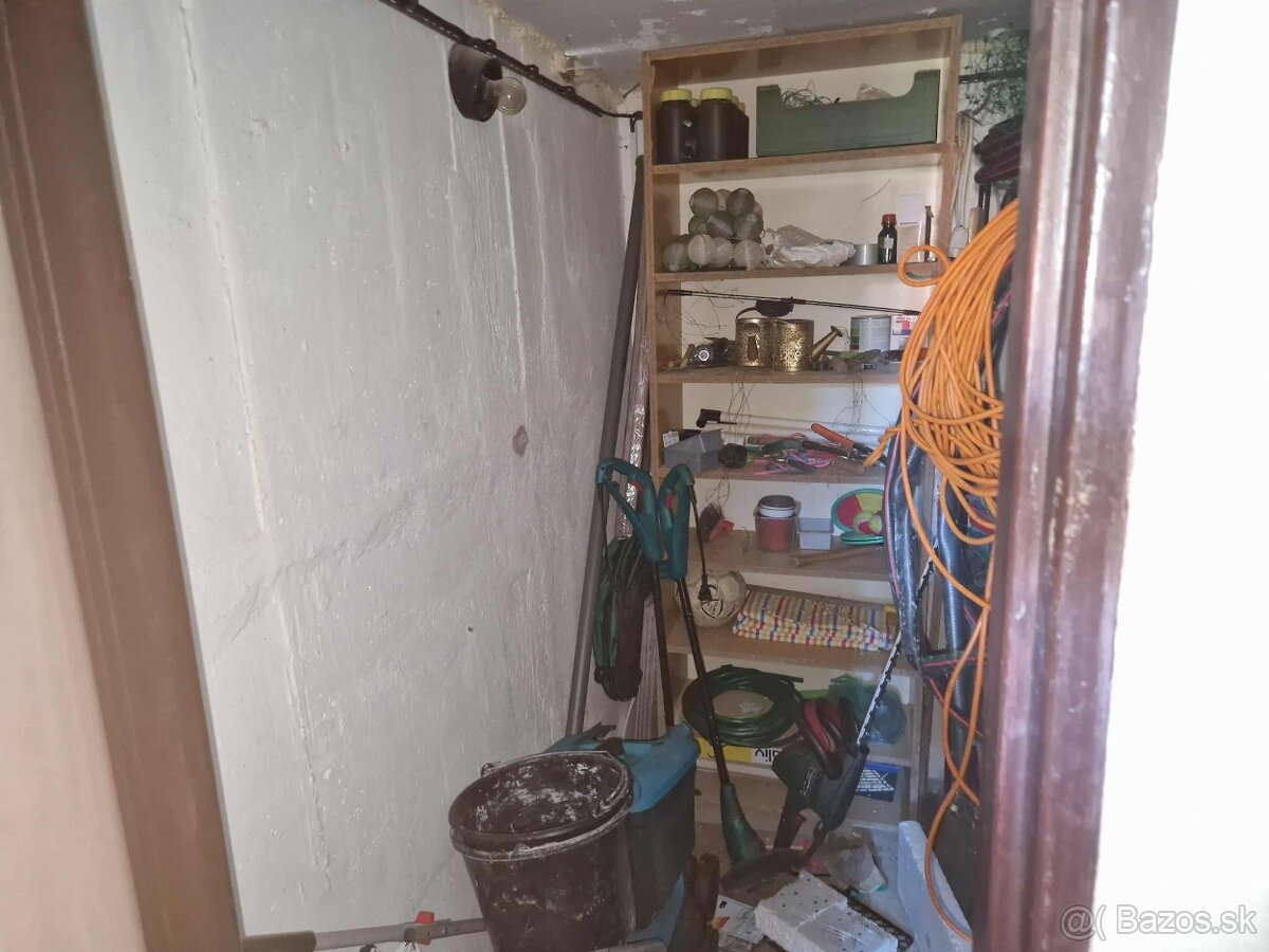 Na predaj murovanú chatu so záhradou v meste Prievidza. - 7
