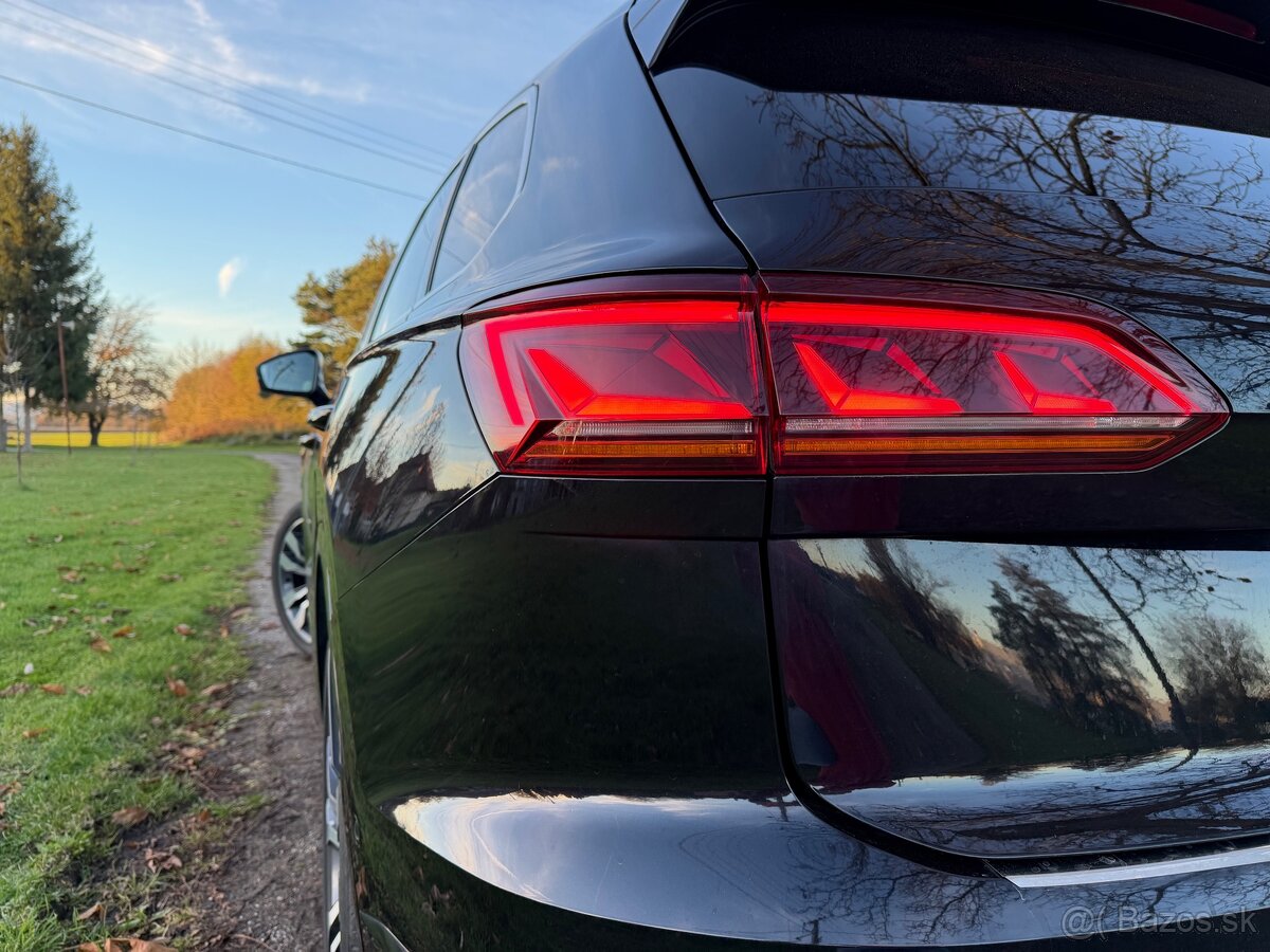 Wolkswagen Touareg 3.0 TDi 210 KW R-line 4x4 - 7