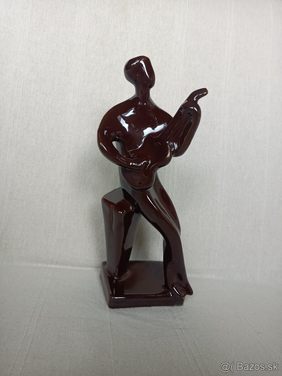 Porcelánová soška gitarista brusel - 7