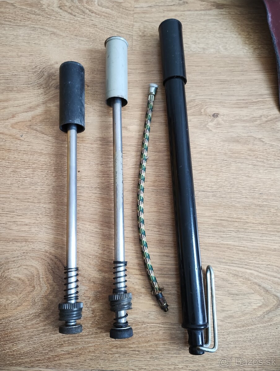 Prodám náhradní diely pro JAWA 550 pařez a jawa 555 - 7