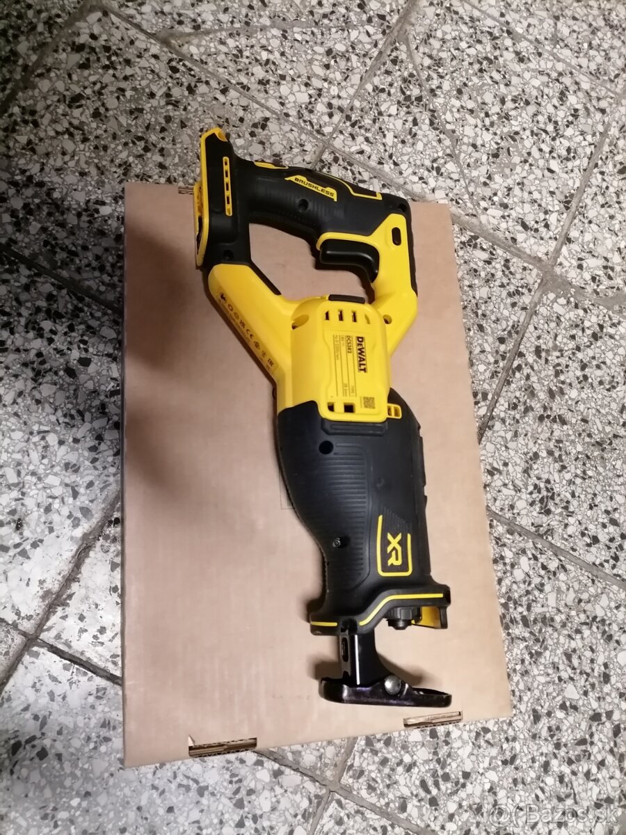 Aku chvostova a píla,, DEWALT DCS 382Z,, 18V---150€ - 7