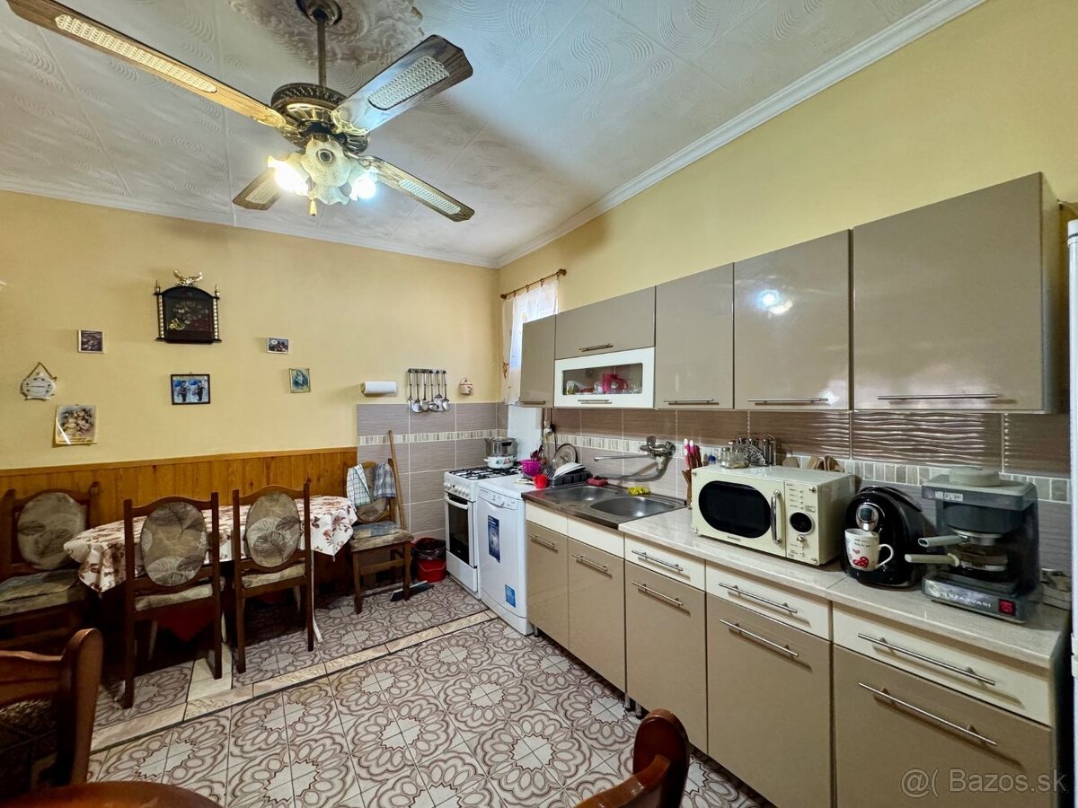 MAĎARSKO - ENCS 5 IZBOVÝ POSCHODOVÝ DOM + 2 IZBOVÝ DOM, ZÁH - 7