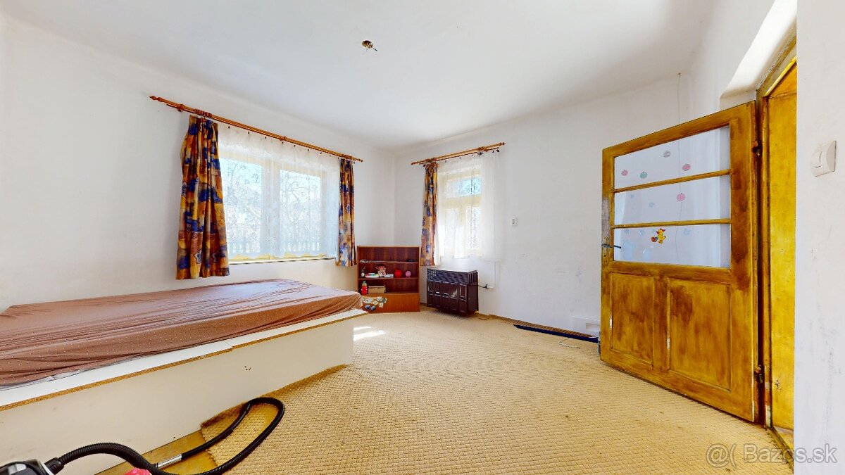 Ponúkame Vám na predaj vidiecky rodinný dom v obci Detek - 7