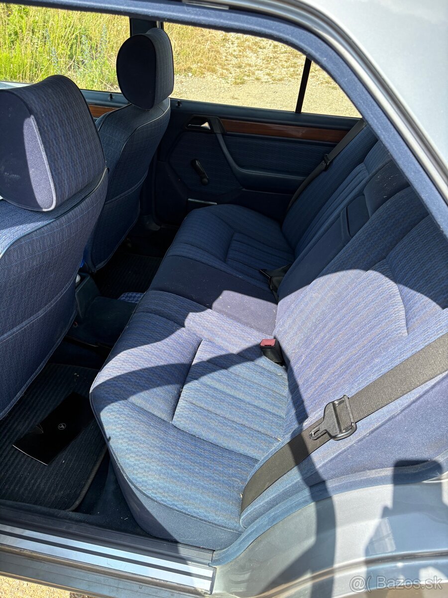 Mercedes E200 w124 Sedan - 7