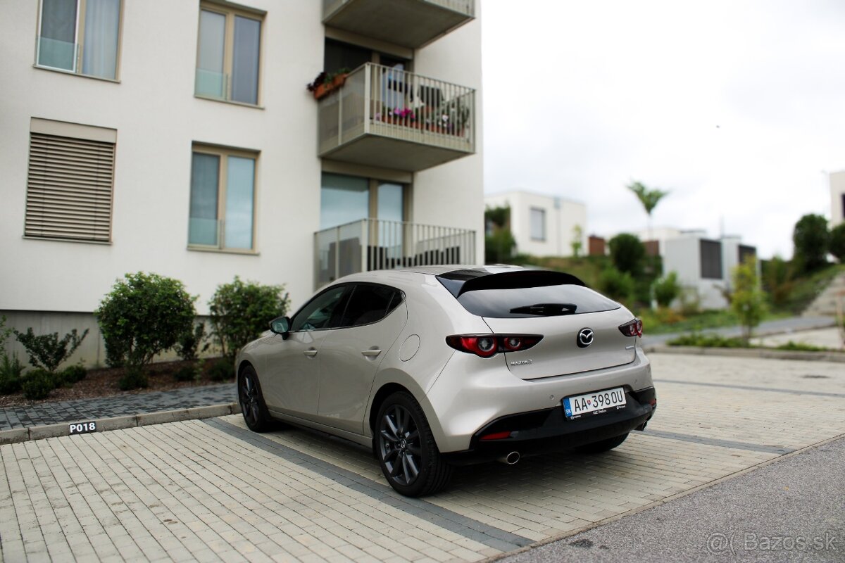 Mazda 3 2.5 e-Skyactiv G140 mHEV Takumi, V záruke,BOSE audio - 7