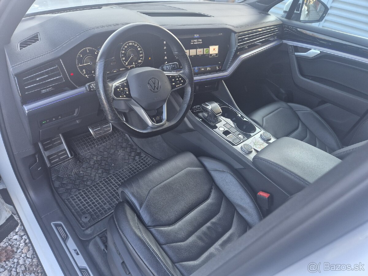 Volkswagen Touareg 3,0 TDI R- Line 170kW odpoĉet DPH. - 7