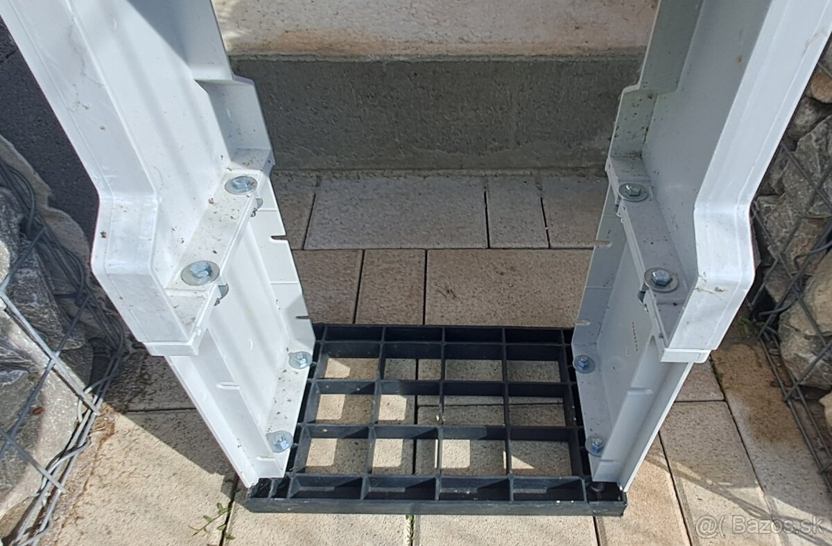 Podstavec F40 od SEZ krompachy - 7