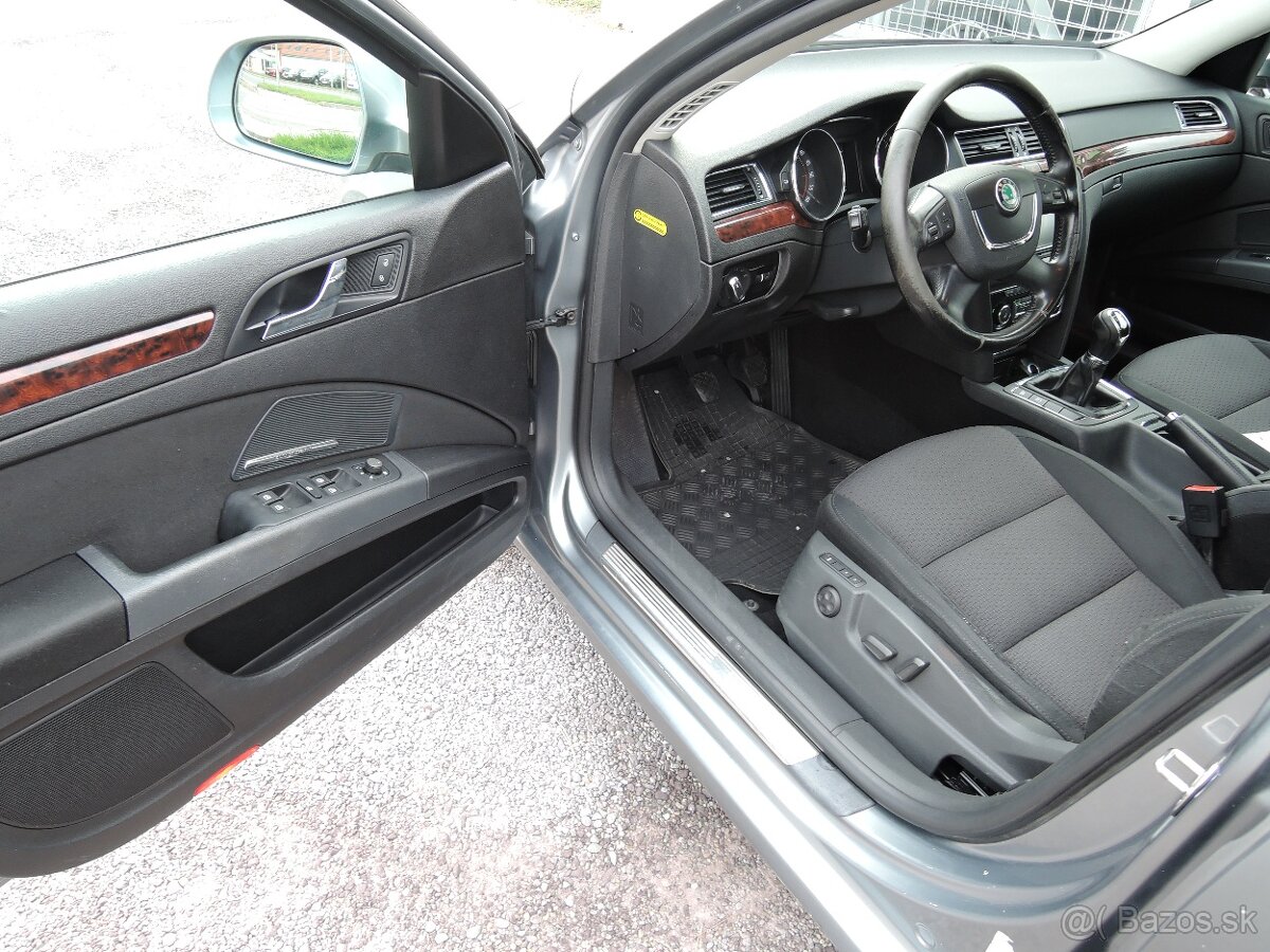 Škoda Superb, 2,0 TDi 125kW ČR Elegance 2009 - 7