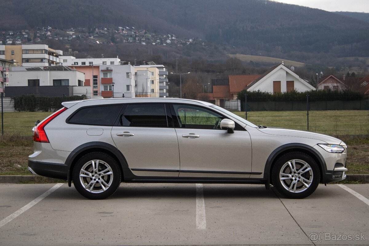 Volvo V90 CC Cross Country D5 AWD, 173kW, A8 - 7