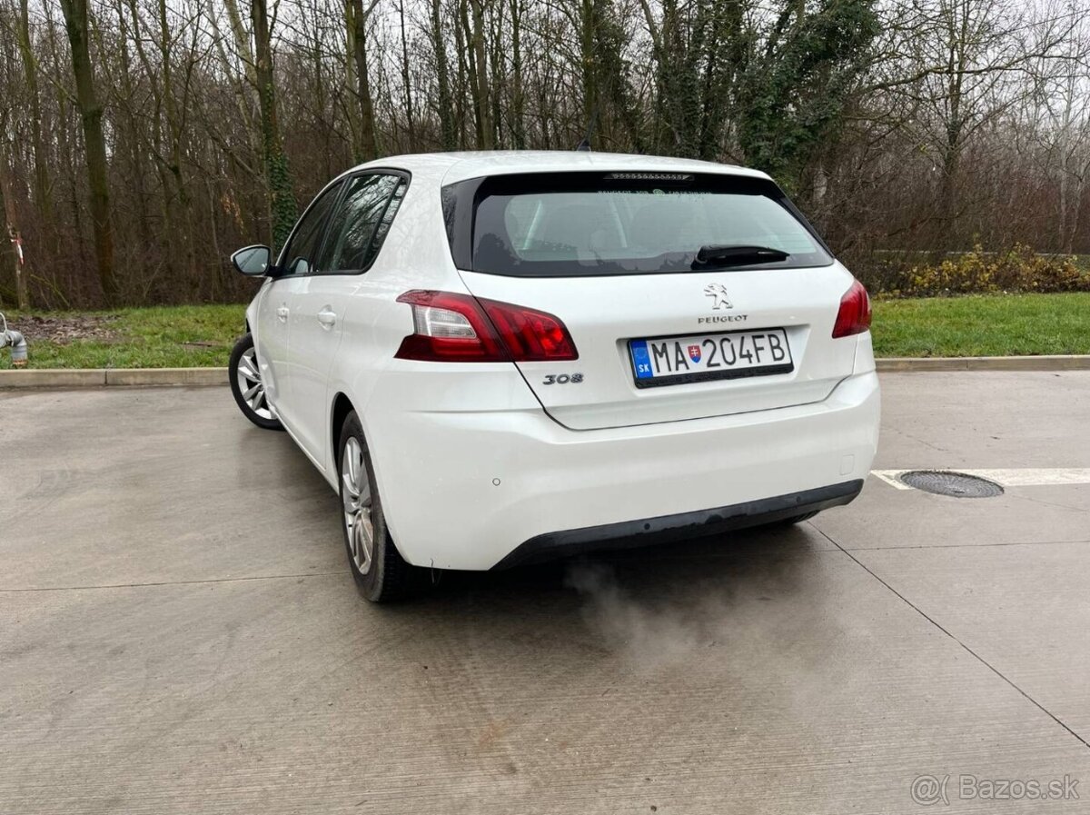Peugeot 308 1.2 - 7
