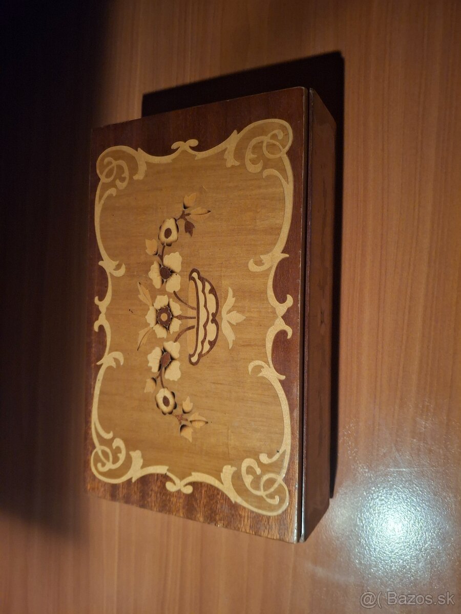 Starozitna sperkovnica - 7