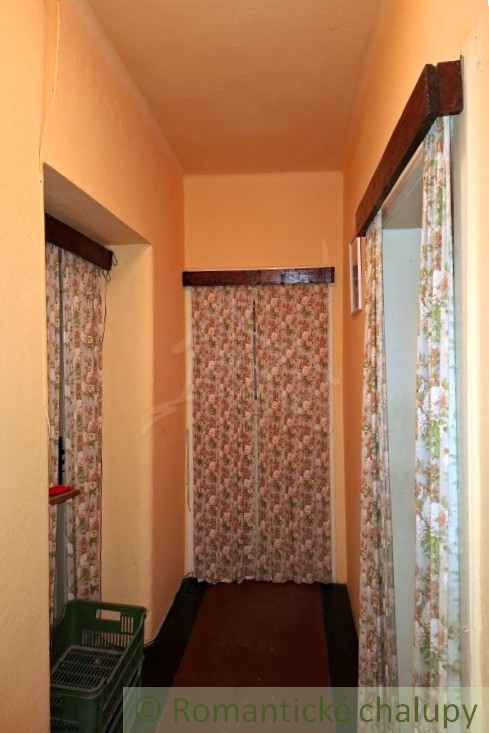 Exkluzívne - Slnečný dom pri potoku s veľkým pozemkom – id - 7