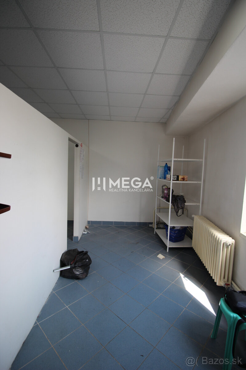 Na prenájom - priestor 185 m2 v centre mesta Humenné - 7