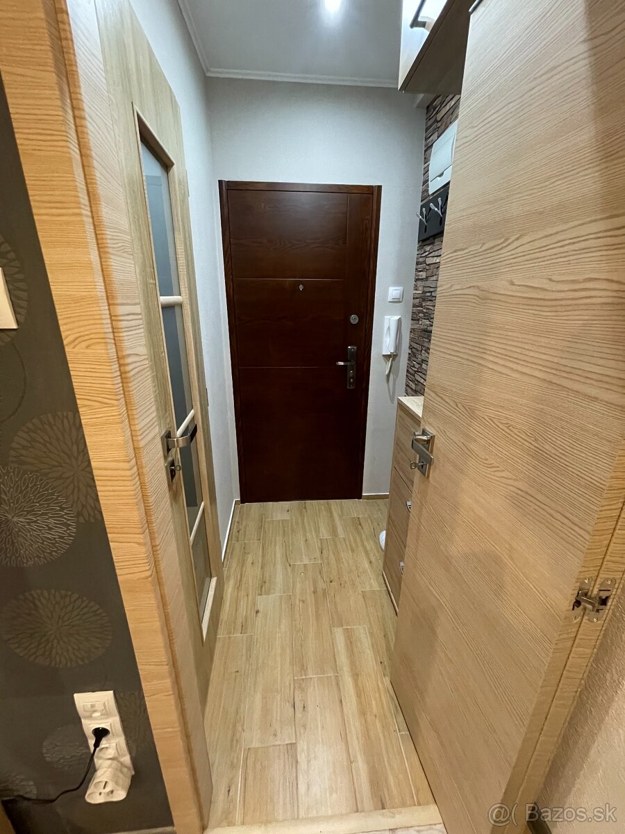 Predám byt Kežmarok, 24m2 kompletná rekonštrukcia, zariadený - 7