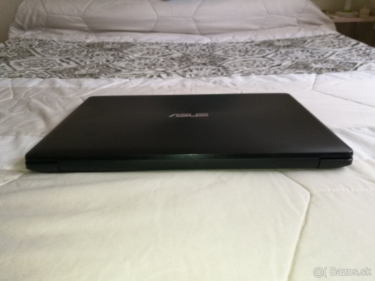 Asus X553. 4-Jadro. SSD 128 GB. Nová 8 GB RAM. - 7