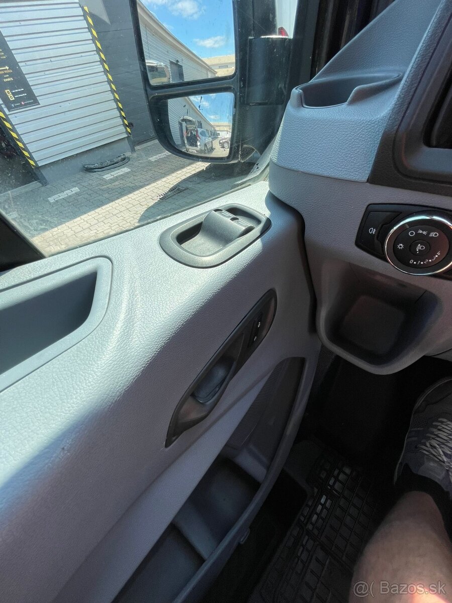 Predám 7 miestnu dodávku - 7