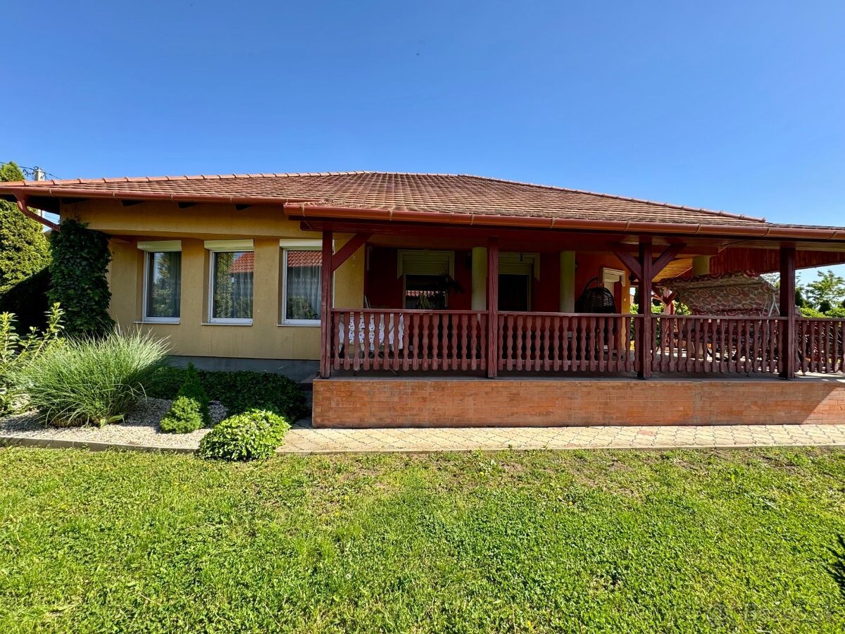 MAĎARSKO - ENCS 4 IZBOVÝ DOM S GARÁŽOU A TERASOU, PEKNÁ ZÁH - 7