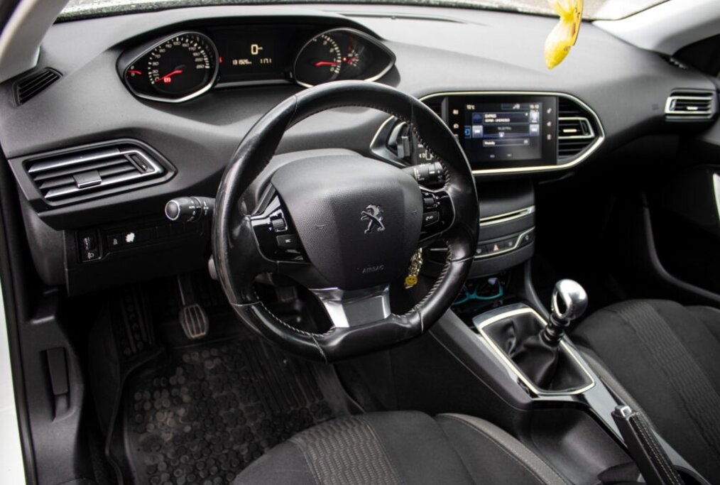 Peugeot 308 1.2 e-THP 130k Allure - 7