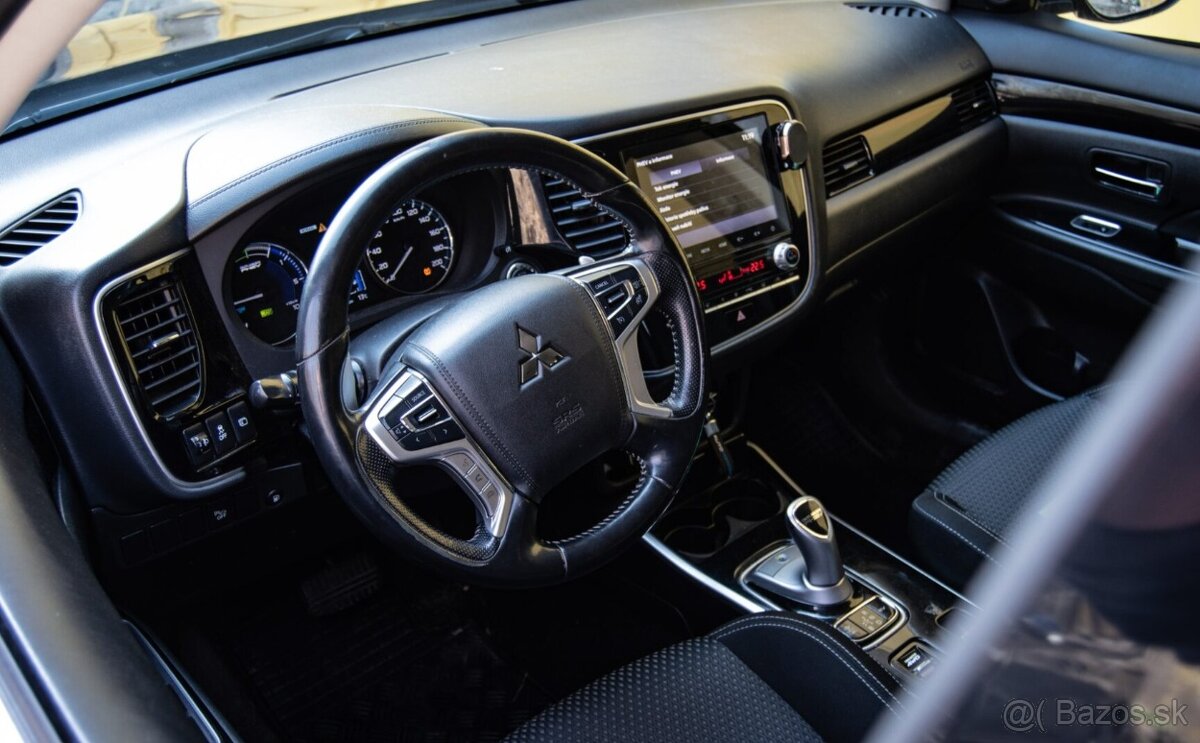 Mitsubishi Outlander PHEV 2.4 AWD - 7