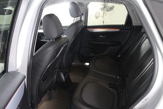 BMW Rad 2 Active Tourer 2 218d Sport Line A/T - 7