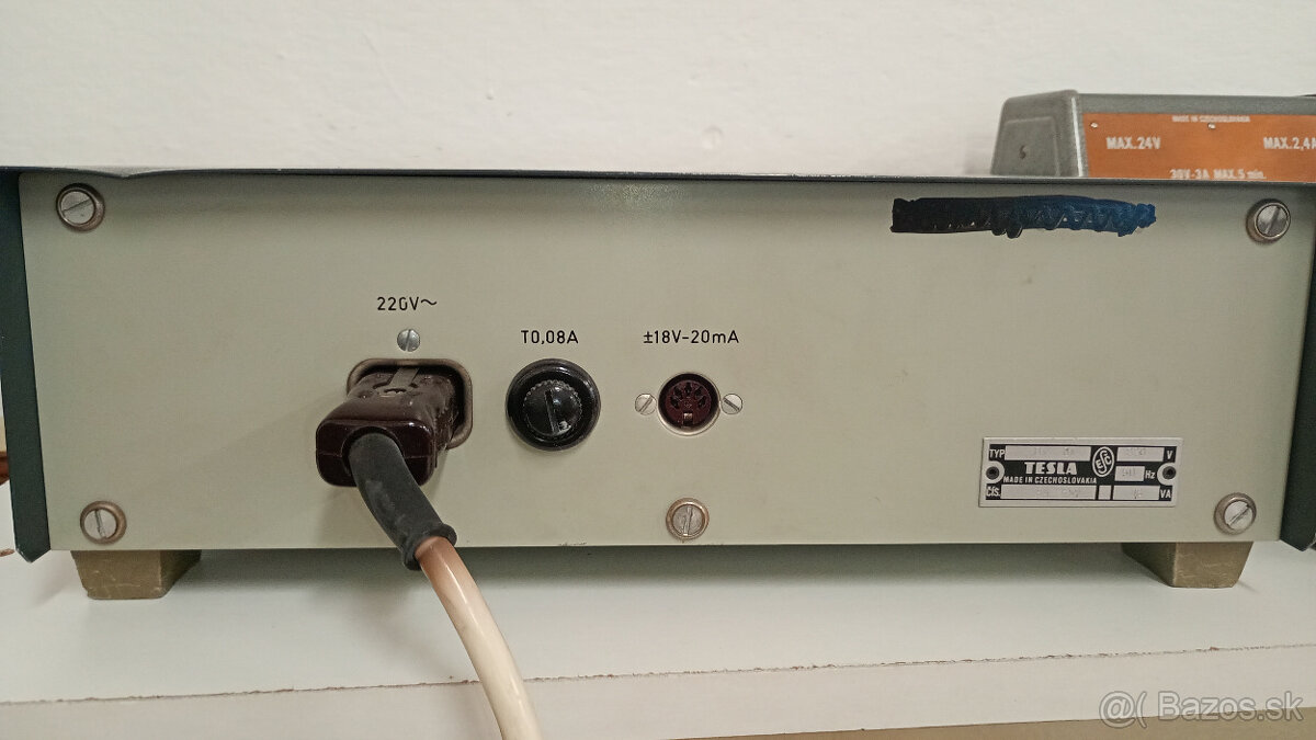 Školný digitálny voltmeter ohmeter Tesla DV01 digitron - 7