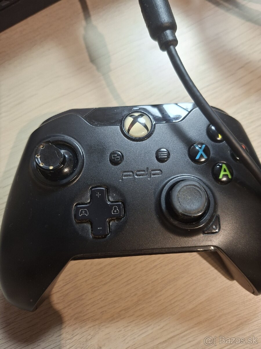 Xbox One + 2 ovládače + príslušenstvo 1540 - 7