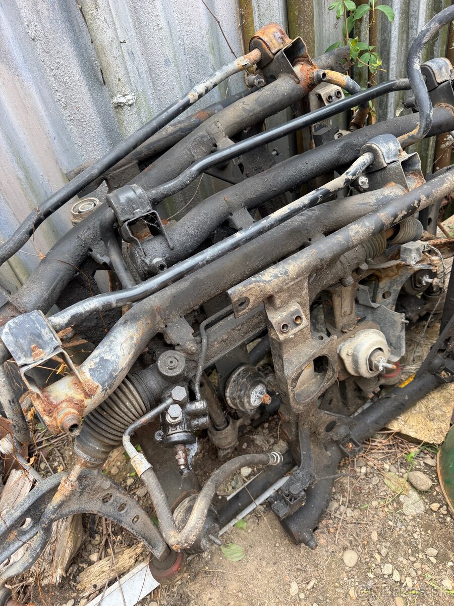 Predám kompletne podvozky na bmw e46 - 7