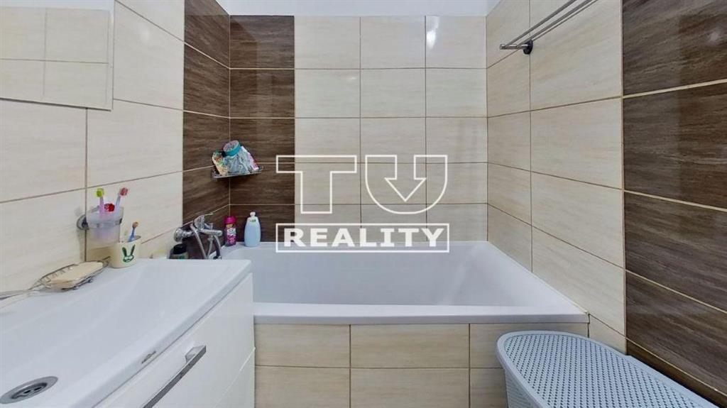 3 izbový priestranný byt s úžitkovou plochou 78 m2 po... - 7