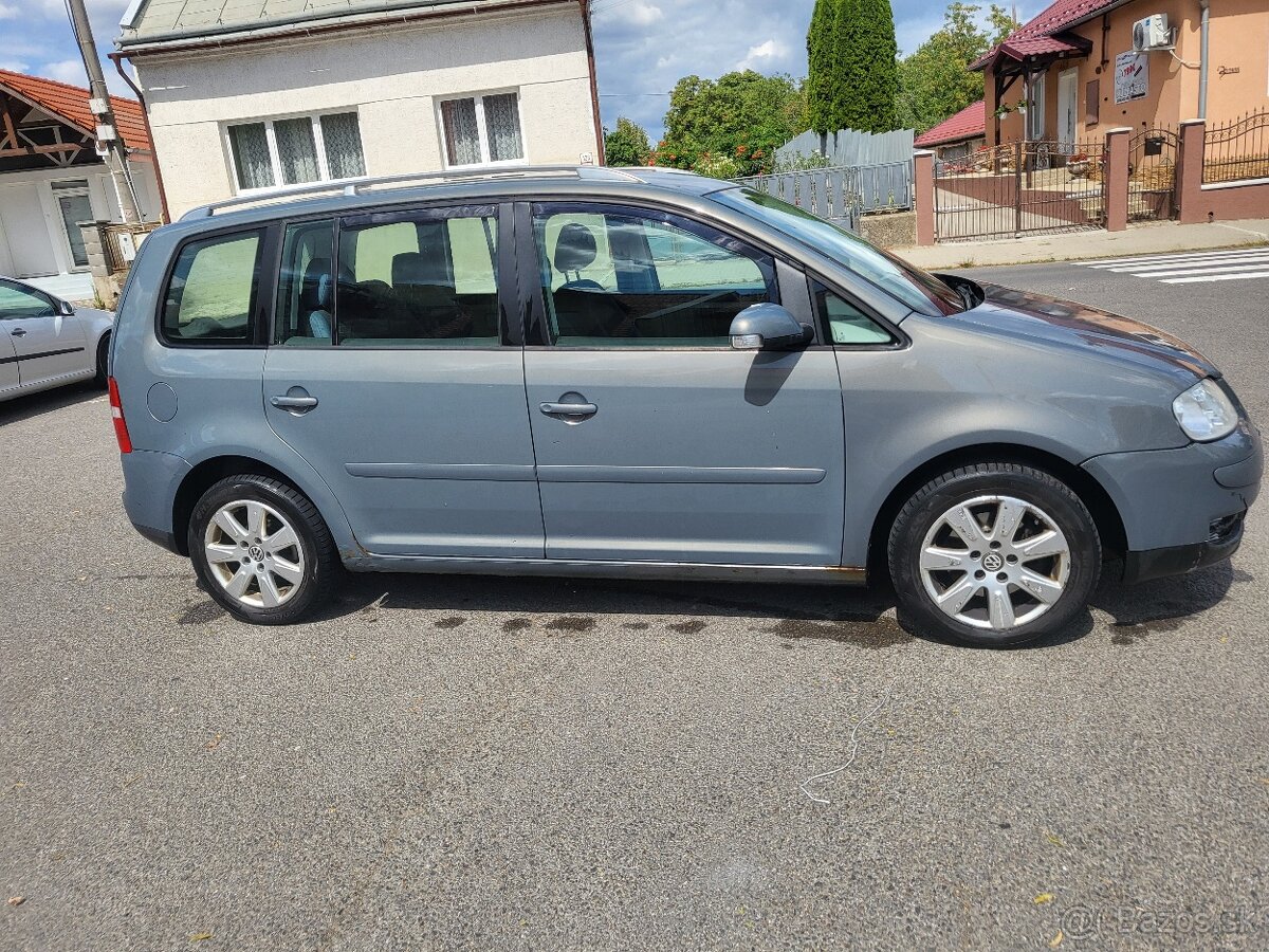 Predam vw touran 2.0 tdi 103kw - 7