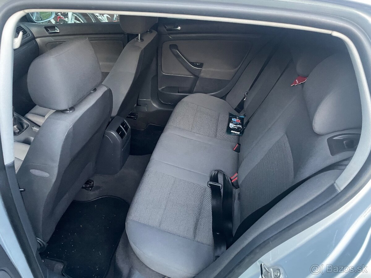 Predám Golf 5 1.4 benzín 66 kW. - 7