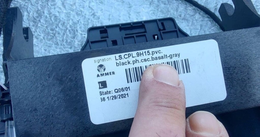 Mercedes GLE W167 - laktova opierka, Corolla E21 - nalepky - 7